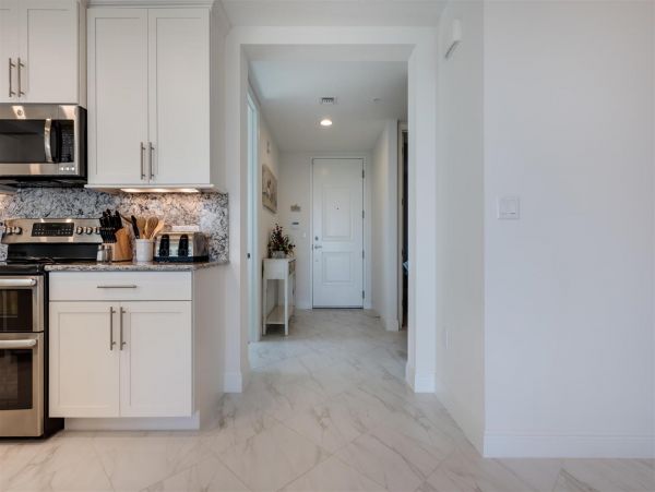 Island Oasis with 3 Bedrooms & Great Amenities