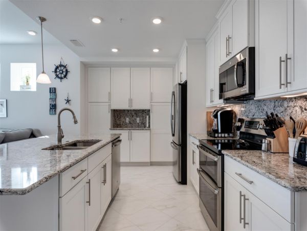 Island Oasis with 3 Bedrooms & Great Amenities