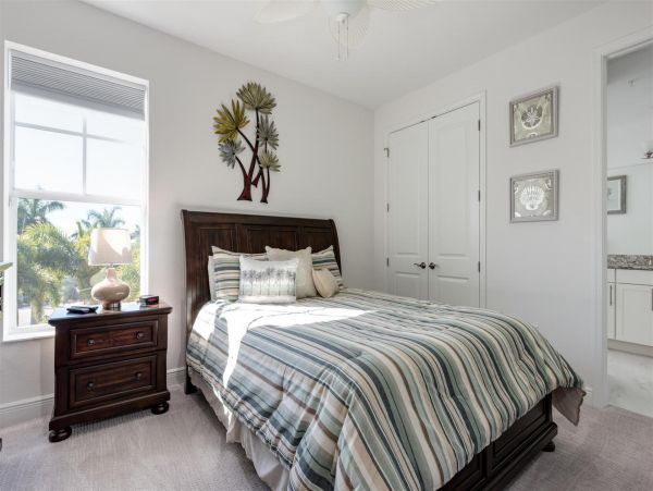 Island Oasis with 3 Bedrooms & Great Amenities