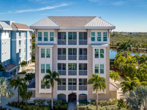 Island Oasis with 3 Bedrooms & Great Amenities
