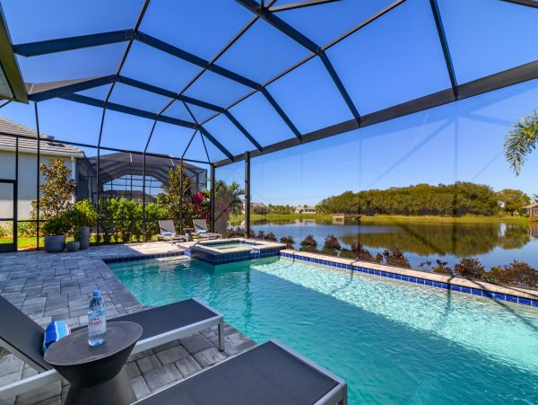 Luxurious Lakewood Ranch Pool Residence