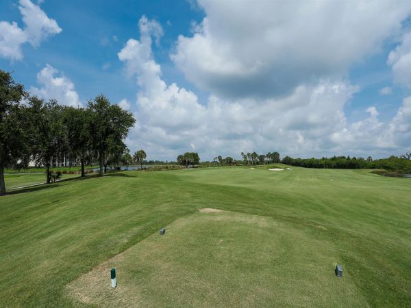 Cozy 2 Bedroom Vacation Condo in Bradenton with Shared Pool