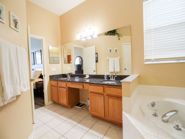 Anna Maria Island Holmes Beach Home 1019322