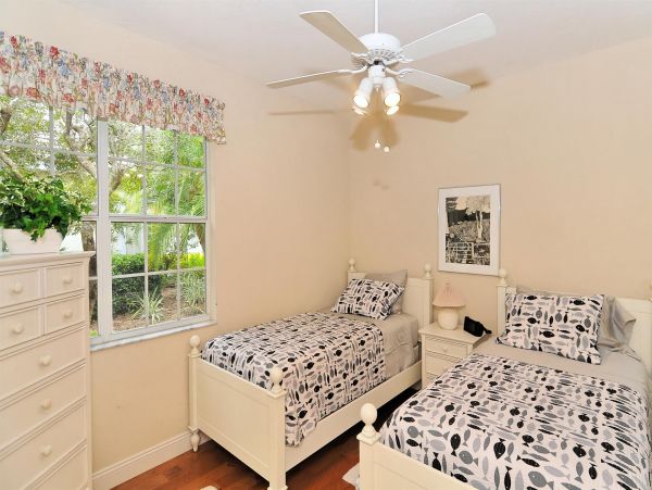 Anna Maria Island Holmes Beach Home 1019327