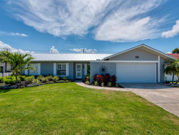 Anna Maria Island Holmes Beach Home 1019331