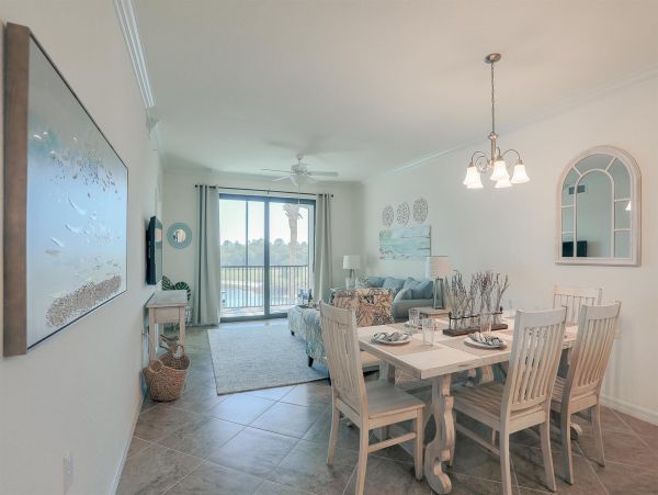 Lovely Vacation Rental 2 Bedrooms with Waterfront Views