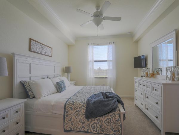 Lovely Vacation Rental 2 Bedrooms with Waterfront Views