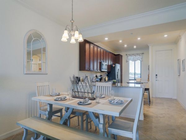 Lovely Vacation Rental 2 Bedrooms with Waterfront Views