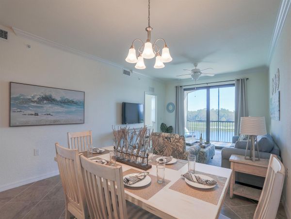 Lovely Vacation Rental 2 Bedrooms with Waterfront Views