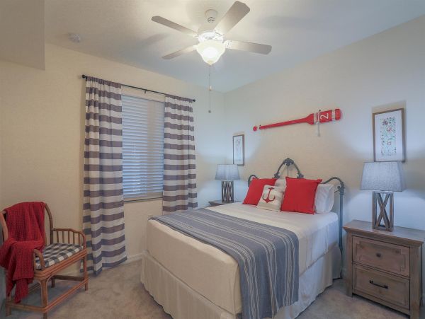 Lovely Vacation Rental 2 Bedrooms with Waterfront Views