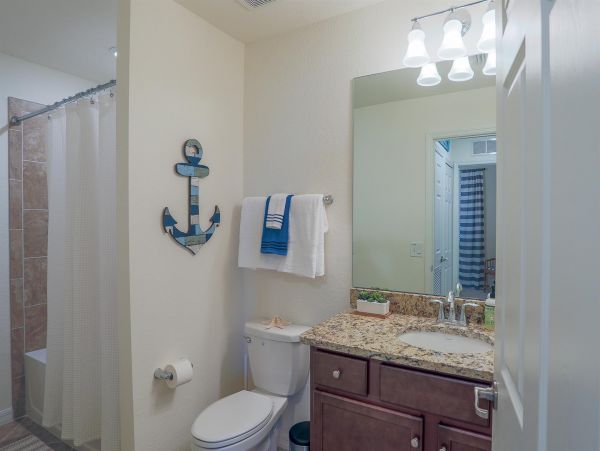 Lovely Vacation Rental 2 Bedrooms with Waterfront Views