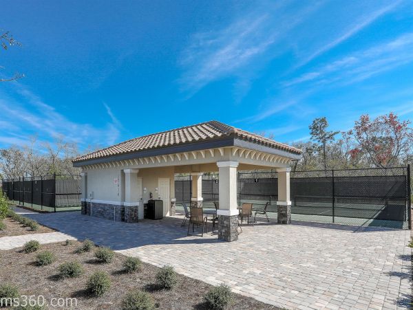 Lovely Vacation Rental 2 Bedrooms with Waterfront Views