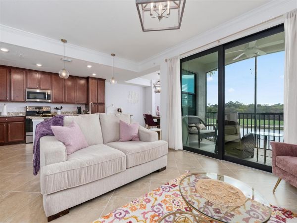 Lakefront Vacation Condo in Lakewood Ranch with Luxury Amenities