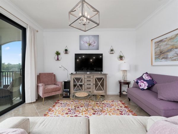 Lakefront Vacation Condo in Lakewood Ranch with Luxury Amenities