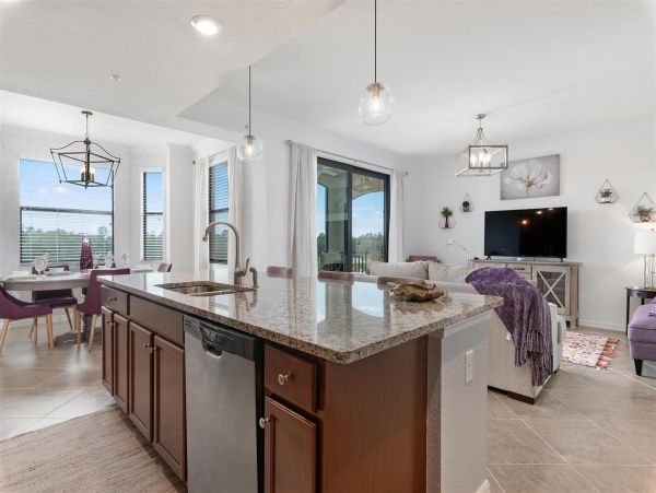 Lakefront Vacation Condo in Lakewood Ranch with Luxury Amenities