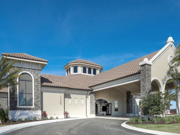 Lakefront Vacation Condo in Lakewood Ranch with Luxury Amenities