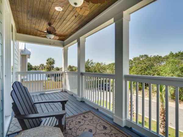 Six bedroom Villa Close To The Beach And Restaurants