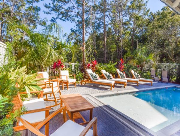 Six bedroom Villa Close To The Beach And Restaurants