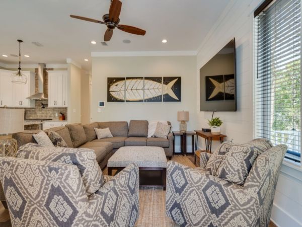 Six bedroom Villa Close To The Beach And Restaurants
