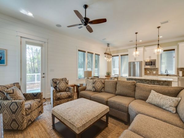 Six bedroom Villa Close To The Beach And Restaurants