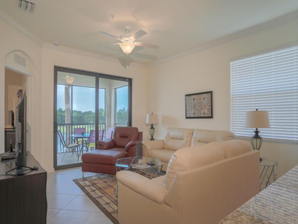 Three Bedroom Condo with Great Location & Amenities in Lakewood Ranch