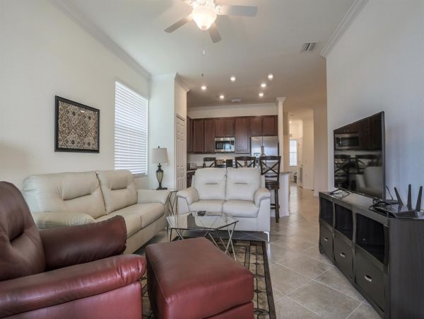 Three Bedroom Condo with Great Location & Amenities in Lakewood Ranch