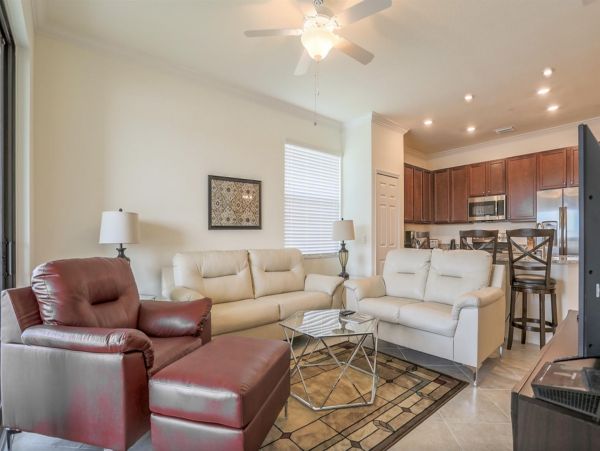 Three Bedroom Condo with Great Location & Amenities in Lakewood Ranch
