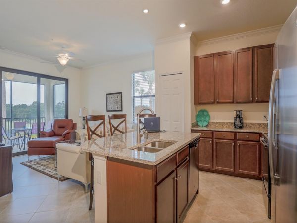 Three Bedroom Condo with Great Location & Amenities in Lakewood Ranch
