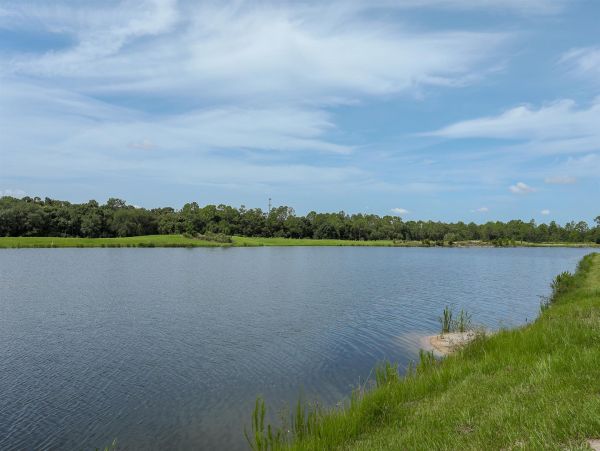 Three Bedroom Condo with Great Location & Amenities in Lakewood Ranch