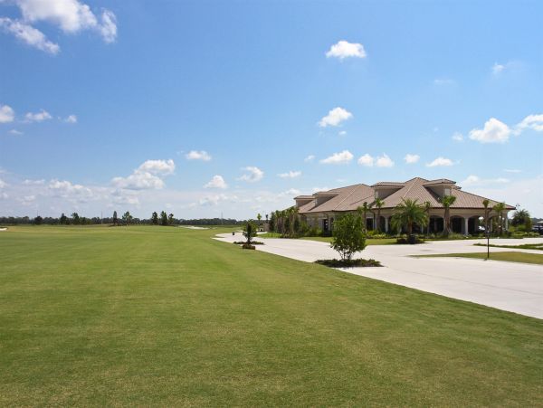 Three Bedroom Condo with Great Location & Amenities in Lakewood Ranch