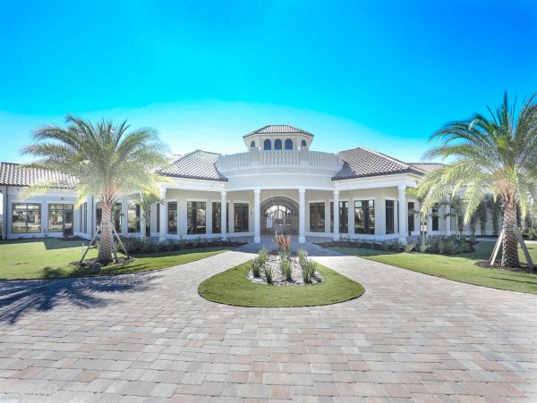 Three Bedroom Condo with Great Location & Amenities in Lakewood Ranch