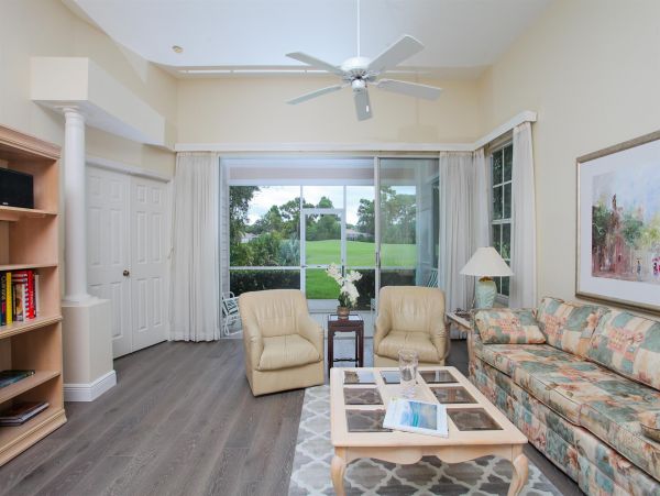 Seasonal Villa with Golf Course View, Community Pool & Tennis Court
