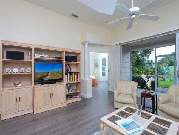 Seasonal Villa with Golf Course View, Community Pool & Tennis Court