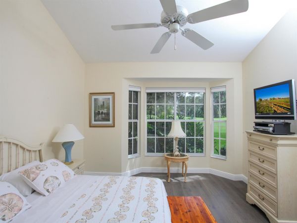 Seasonal Villa with Golf Course View, Community Pool & Tennis Court