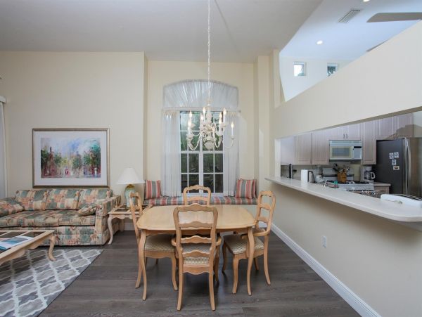 Seasonal Villa with Golf Course View, Community Pool & Tennis Court