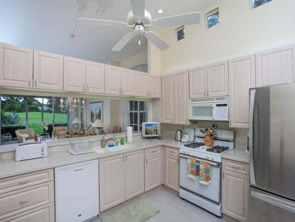 Seasonal Villa with Golf Course View, Community Pool & Tennis Court