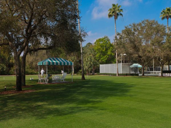 Seasonal Villa with Golf Course View, Community Pool & Tennis Court