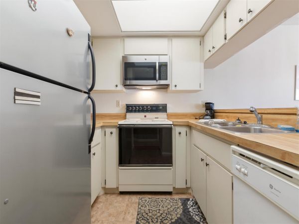 Two Bedroom Bradenton Beach Vacation Condo Close to Beach