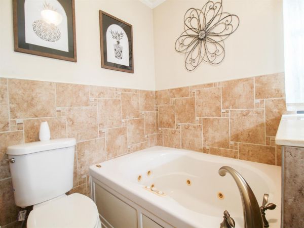 Anna Maria Island Holmes Beach Home 1019380