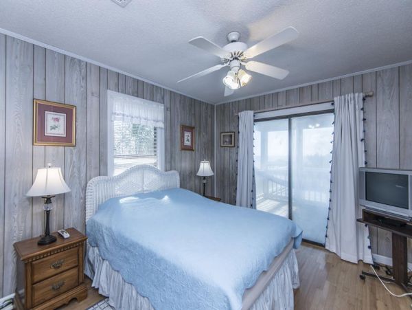 Folly Beach Home 1019392