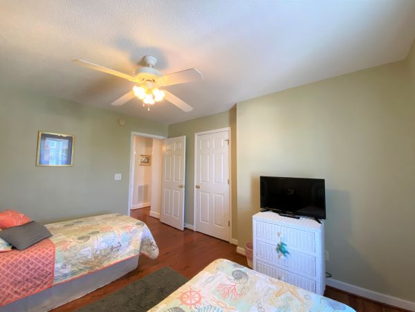 Folly Beach Home 1019394