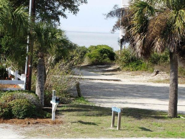 Folly Beach Home 1019409