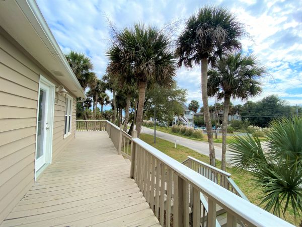 Folly Beach Home 1019410