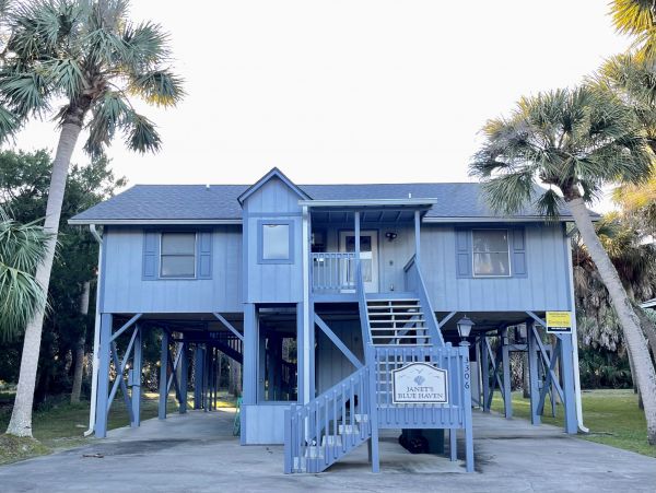Folly Beach Home 1019411