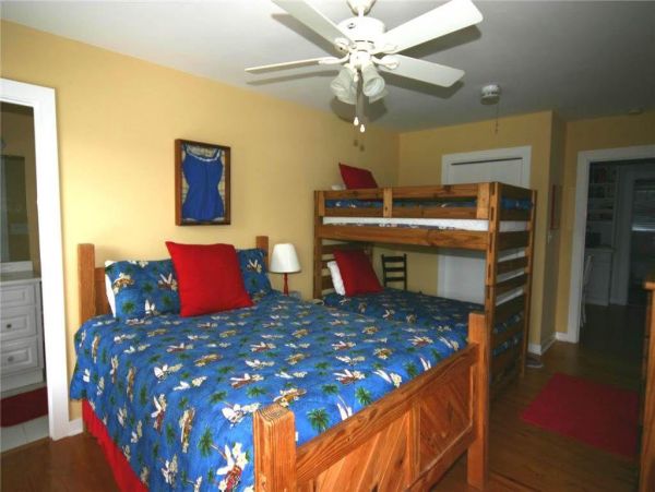 Folly Beach Home 1019413
