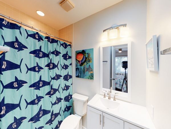 Hilton Head 3 Bedroom Vacation Home BeachAcross the Street