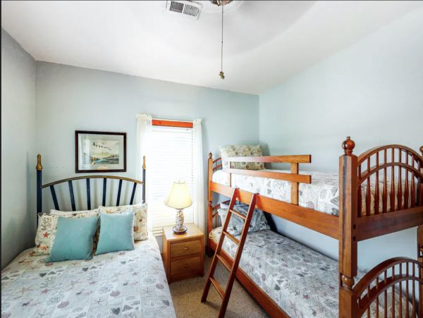 Folly Beach Home 1019440