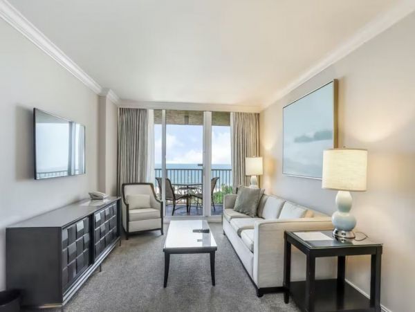 One Bedroom Gulf View Condo in Marco Island 4 Guests