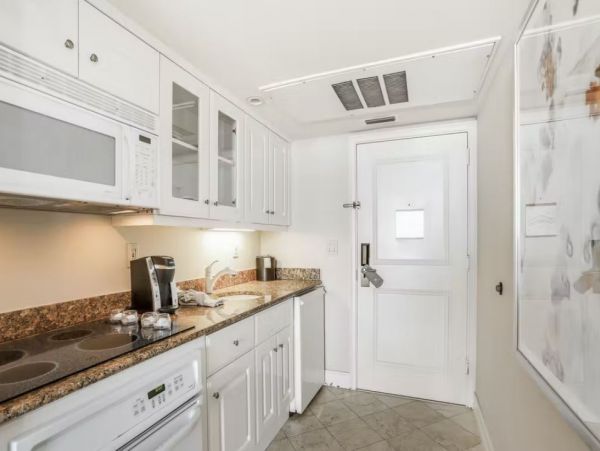 One Bedroom Gulf View Condo in Marco Island 4 Guests