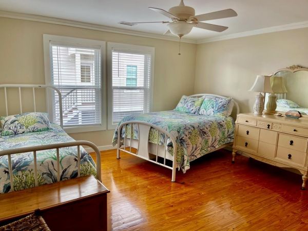 Folly Beach Home 1019460